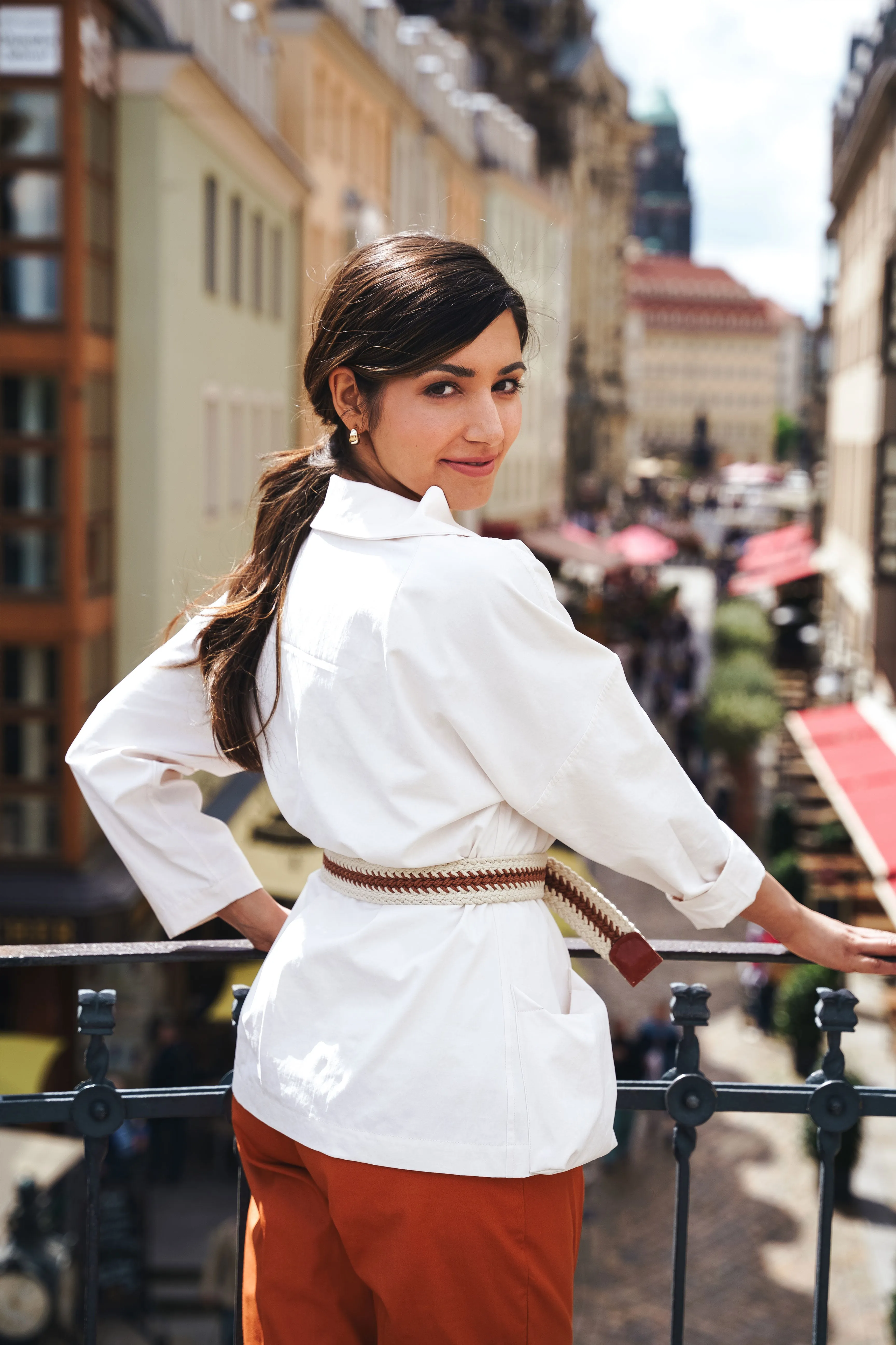 65-8 Blouse with dropped shoulder and bellows pockets
