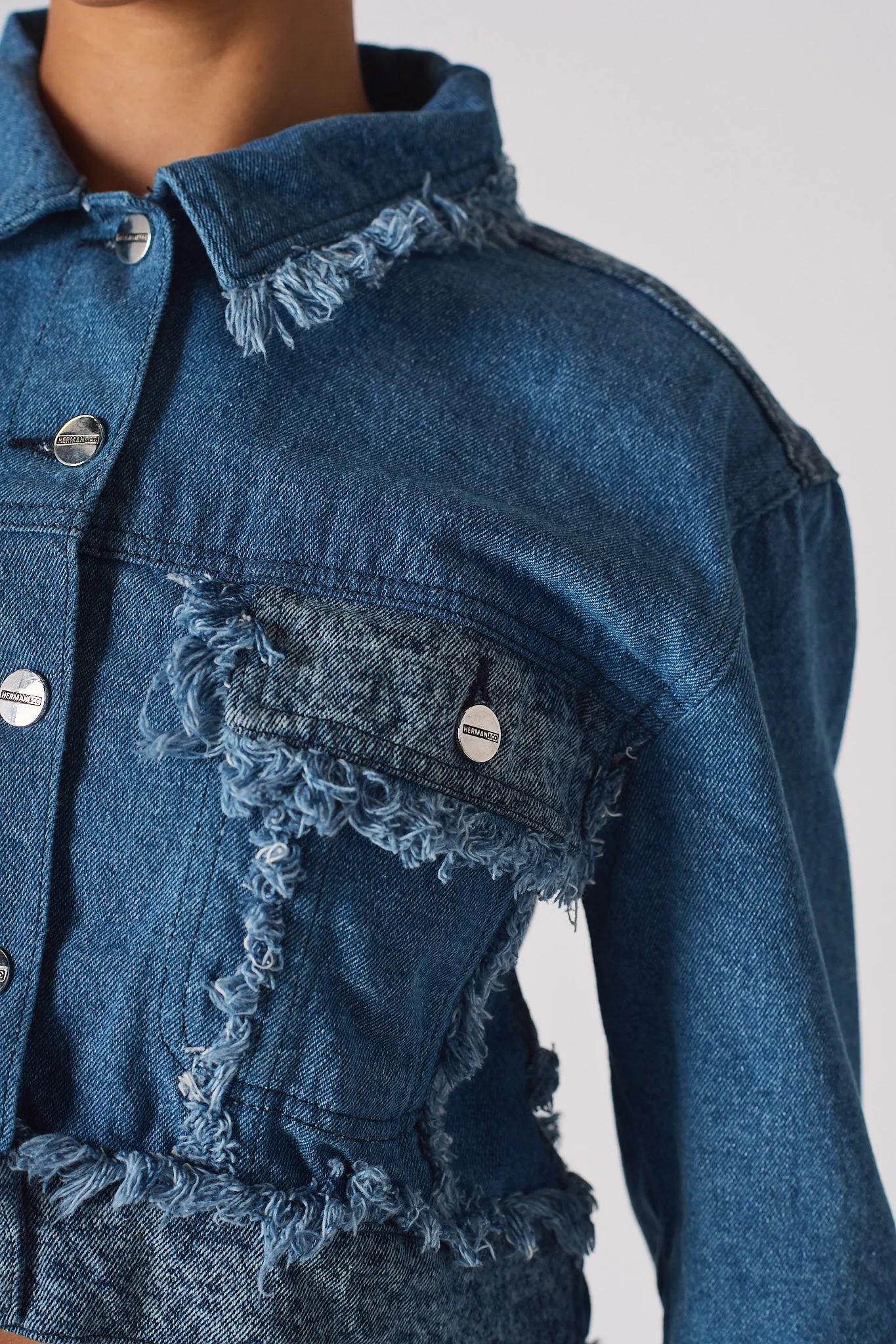 CROPPED DENIM JACKET - LIGHT BLUE