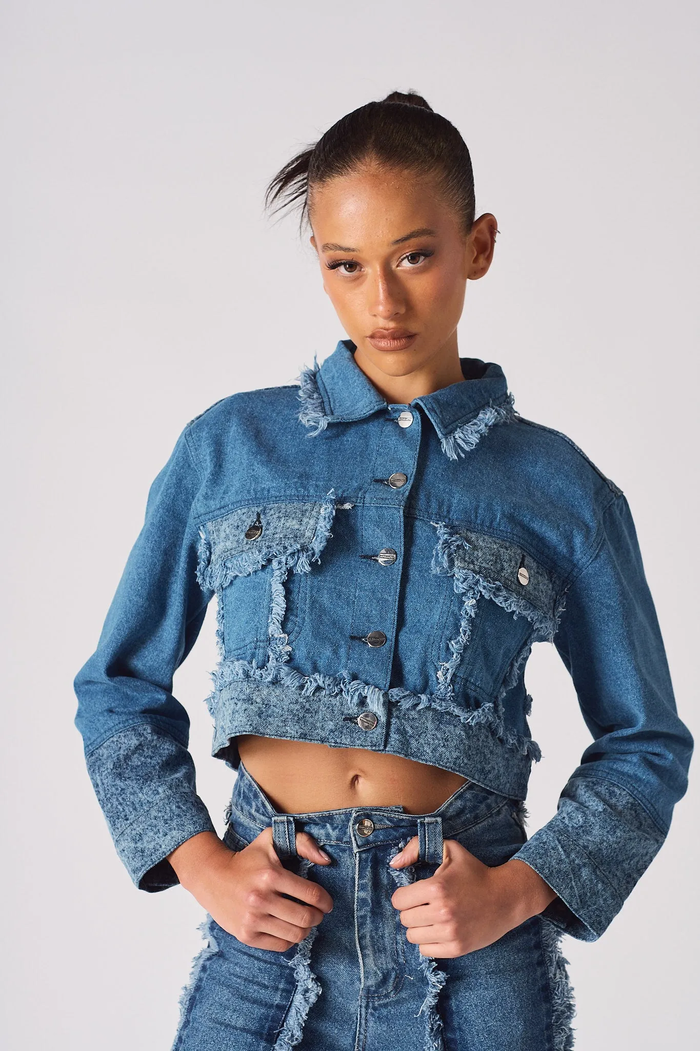 CROPPED DENIM JACKET - LIGHT BLUE