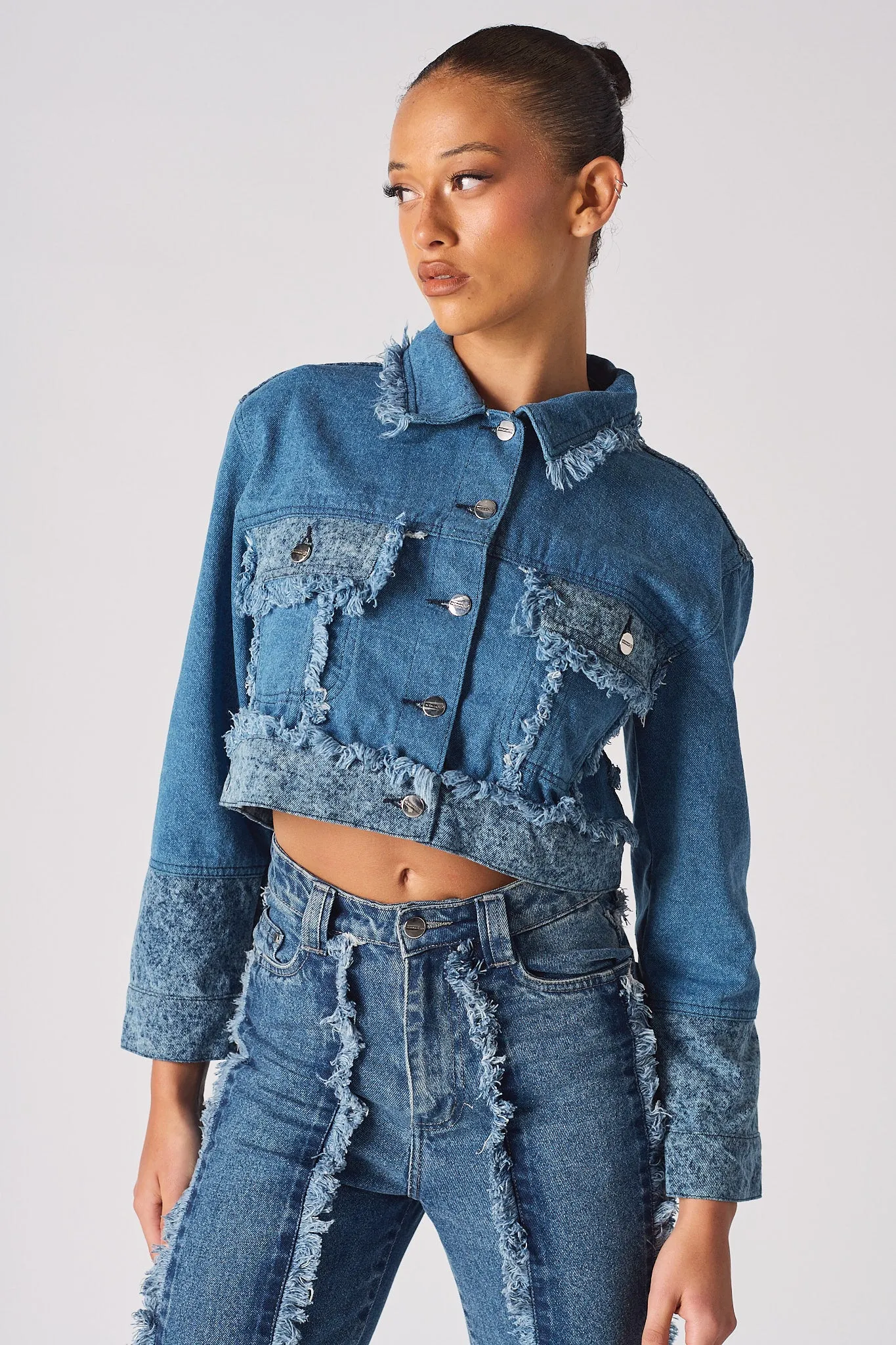 CROPPED DENIM JACKET - LIGHT BLUE