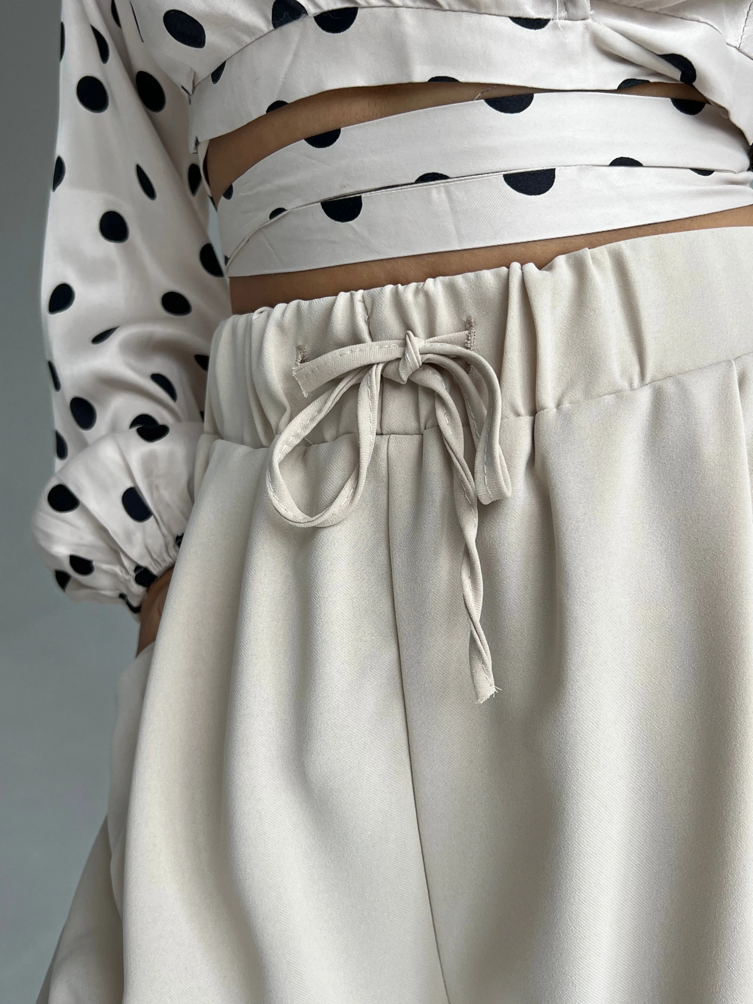 Elastic waist trousers