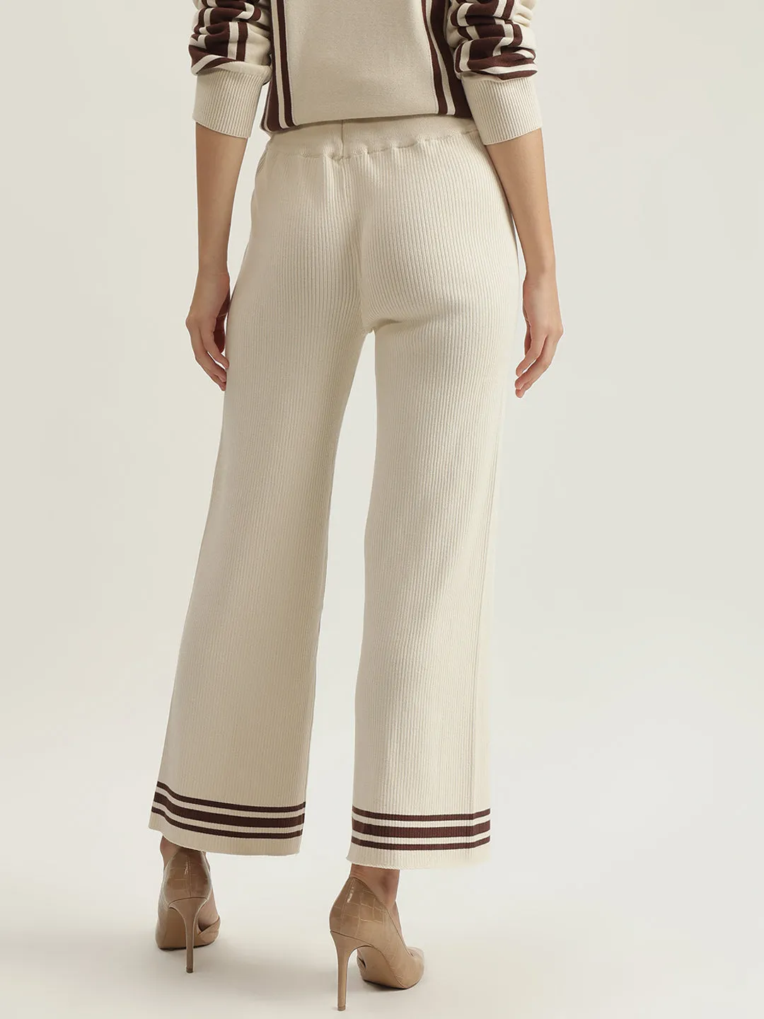 Elle Women Cream Solid Relaxed Fit Mid-Rise Flat Front Trouser