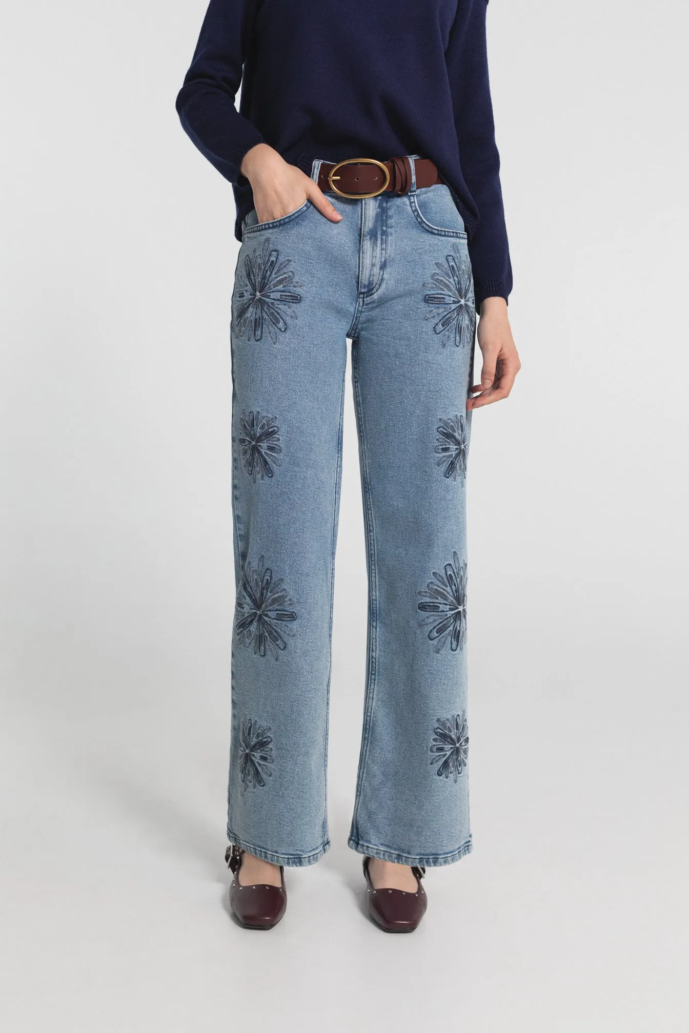JEANS FLORES BORDADAS