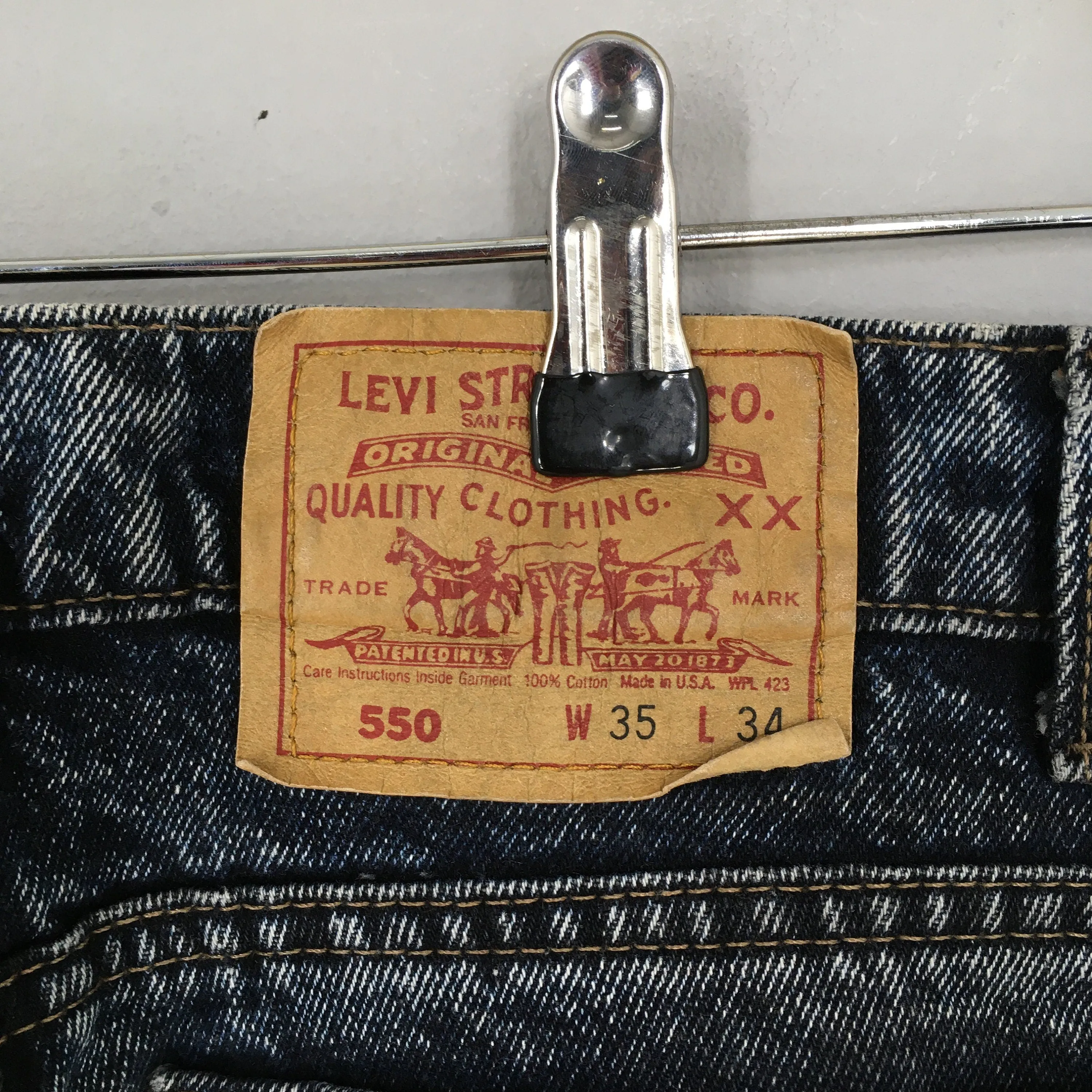 Levis 550 Dark Gray Jeans Size 33x34