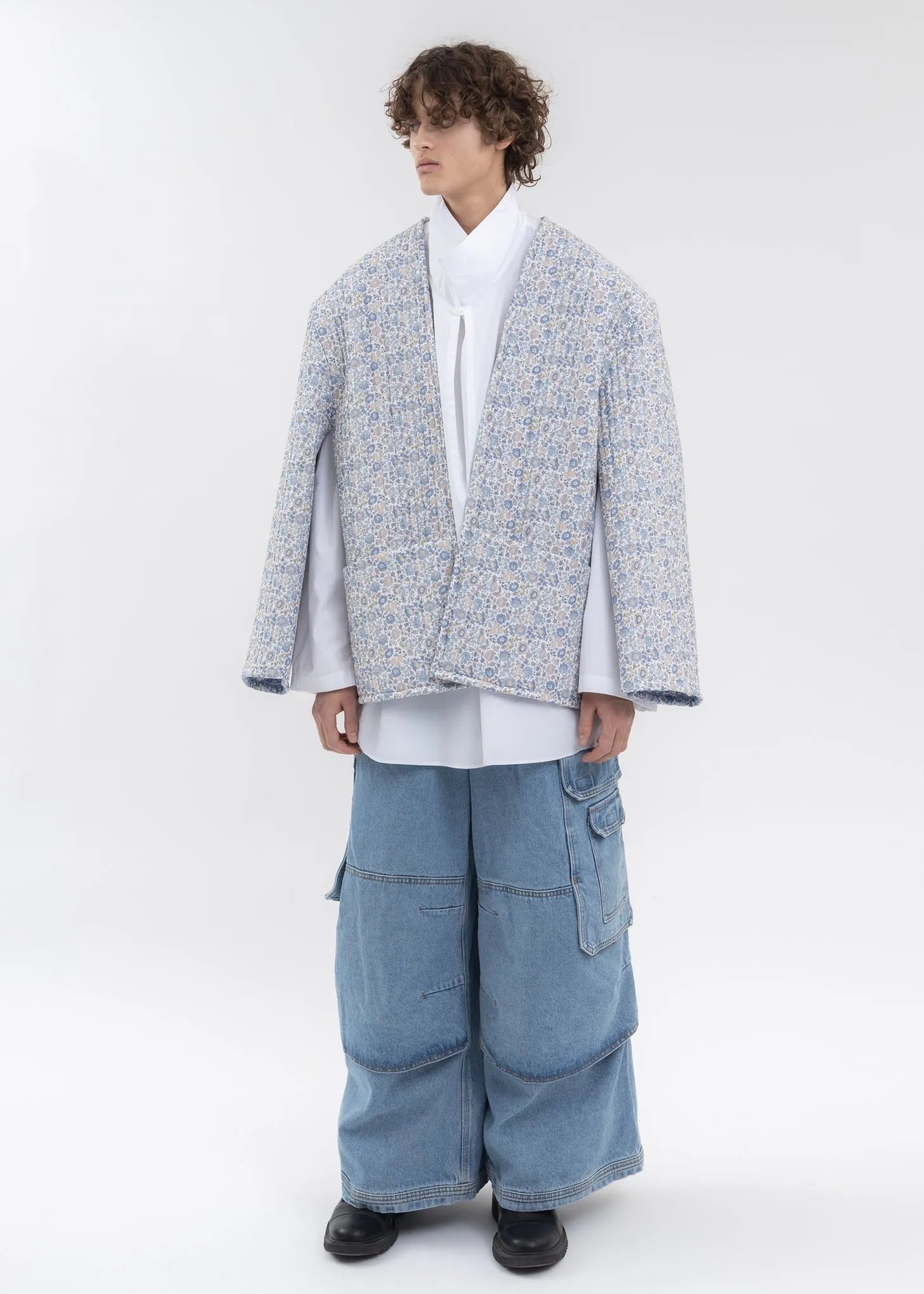 LIGHT BLUE AND ECRU FLOWERS REVERSIBLE QUILTED CROPPED COAT