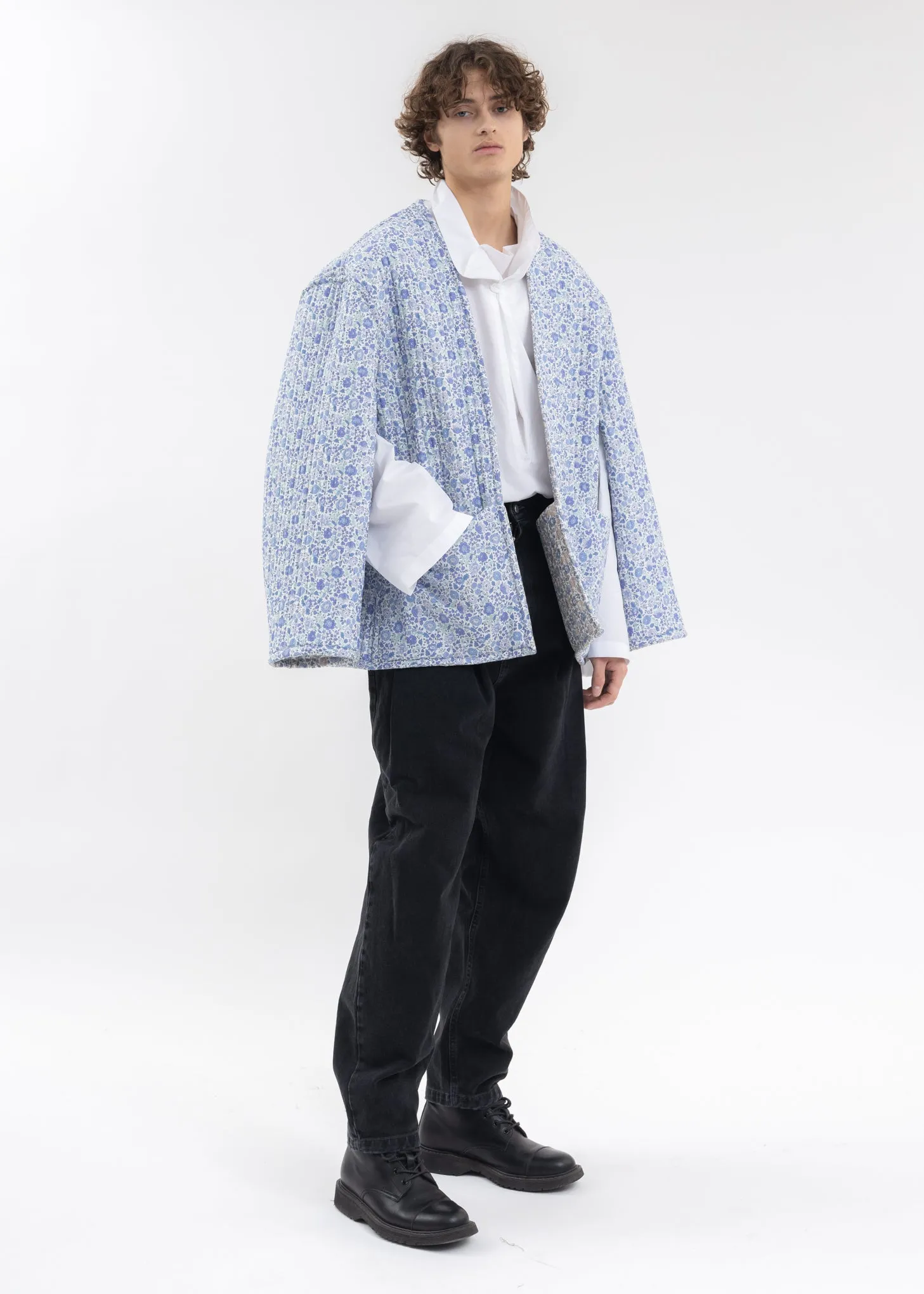 LIGHT BLUE AND ECRU FLOWERS REVERSIBLE QUILTED CROPPED COAT
