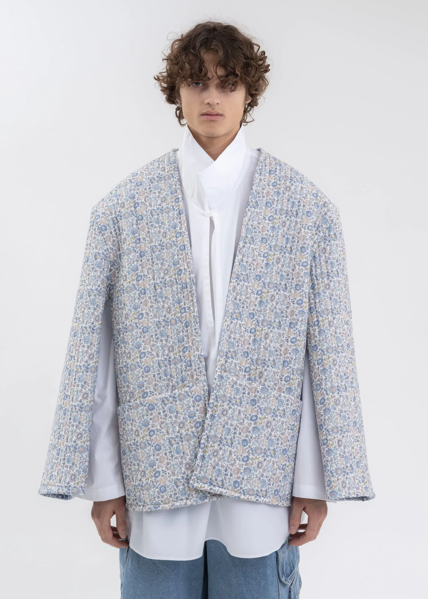 LIGHT BLUE AND ECRU FLOWERS REVERSIBLE QUILTED CROPPED COAT